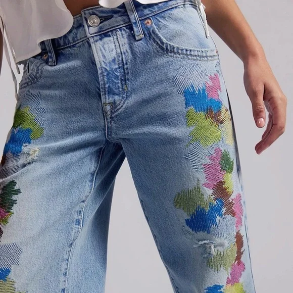 We The Free Free People Tennessee Low-Rise Embroidered Boyfriend Jeans $198 NWOT - Picture 1 of 10